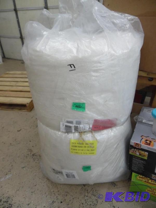lot F1 image: Futon Matress