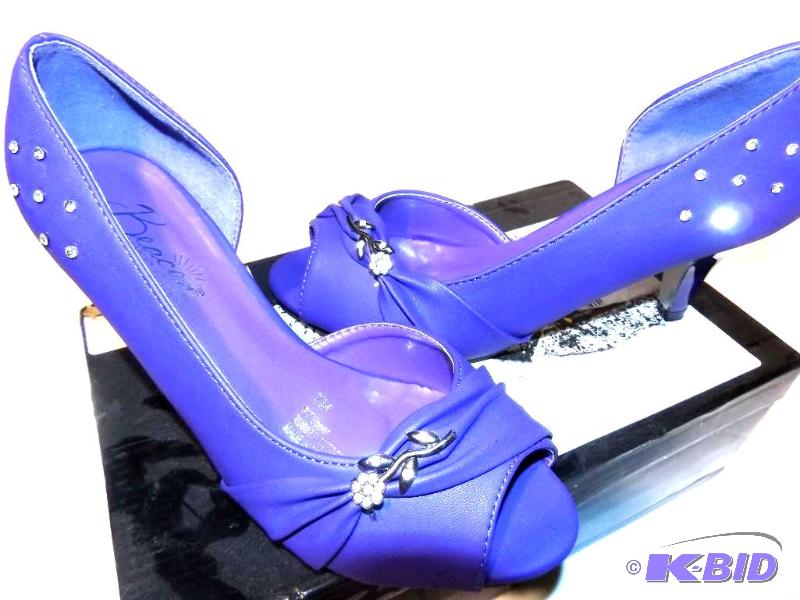 Rose and rhinestone purple pump size 7
