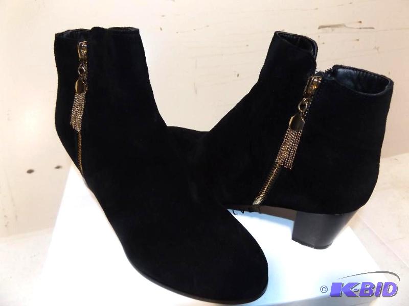 Midnight velvet tassle zip bootie size 10