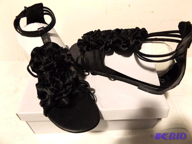 Classique black sandals size 9