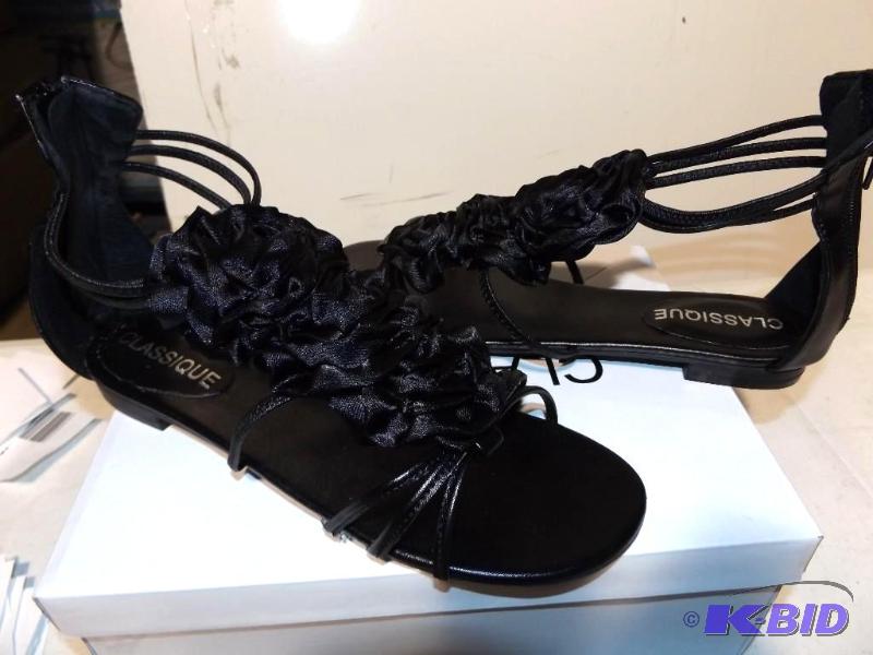 Classique Black sandals size 8