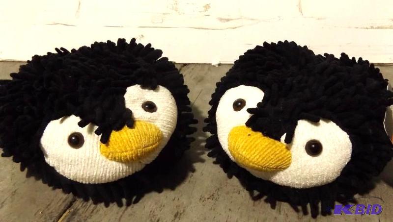 Aroma home penguin slippers Size 9 12