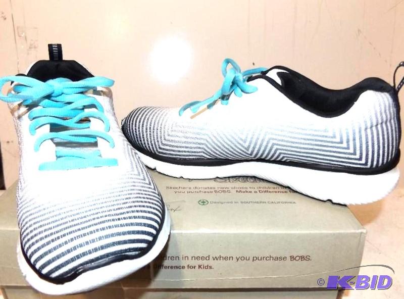 Skechers Tennis shoes size 7.5