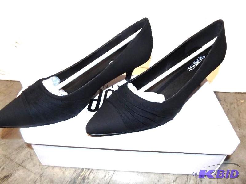 Monroe and main black heels size 8