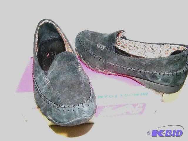 Skechers relaxed fit size 8.5