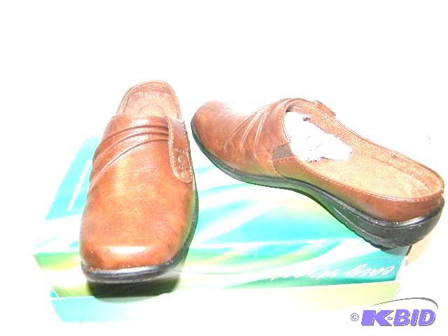 Easy street slip on size 6 12