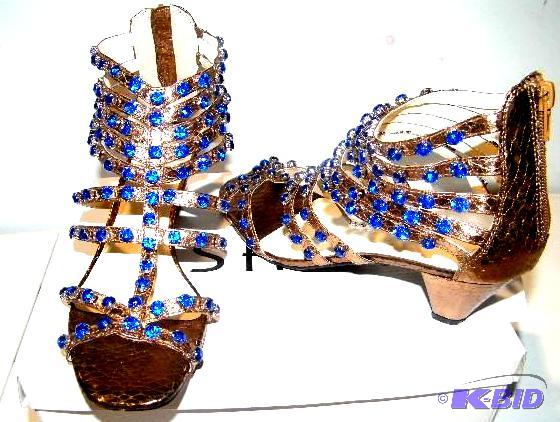 Ashro sandal with small heel size 9 12