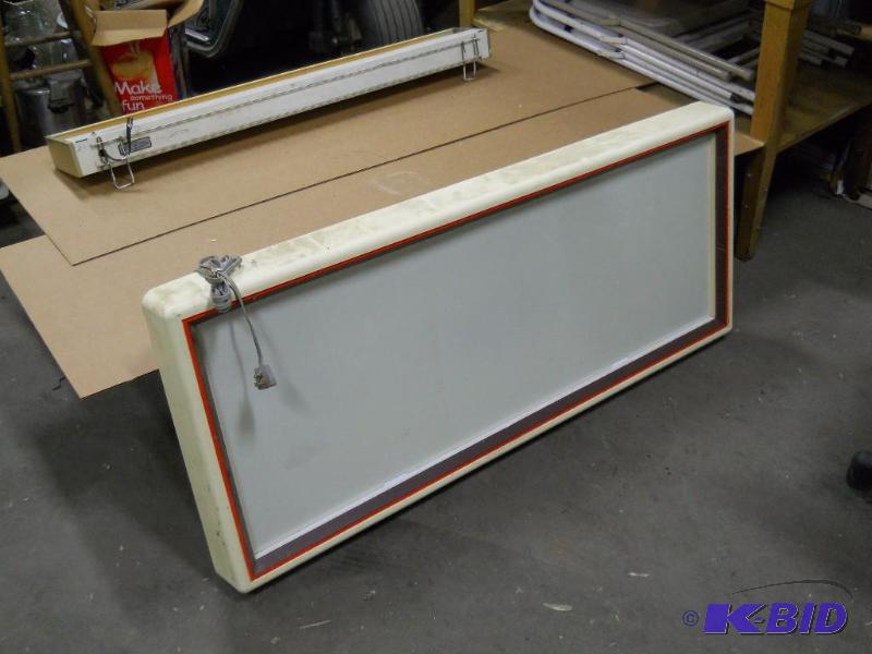 lot 12 image: Everbrite Electric Menu Sign for Diner