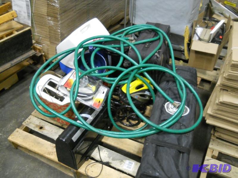 lot 21 image: Garden Hose