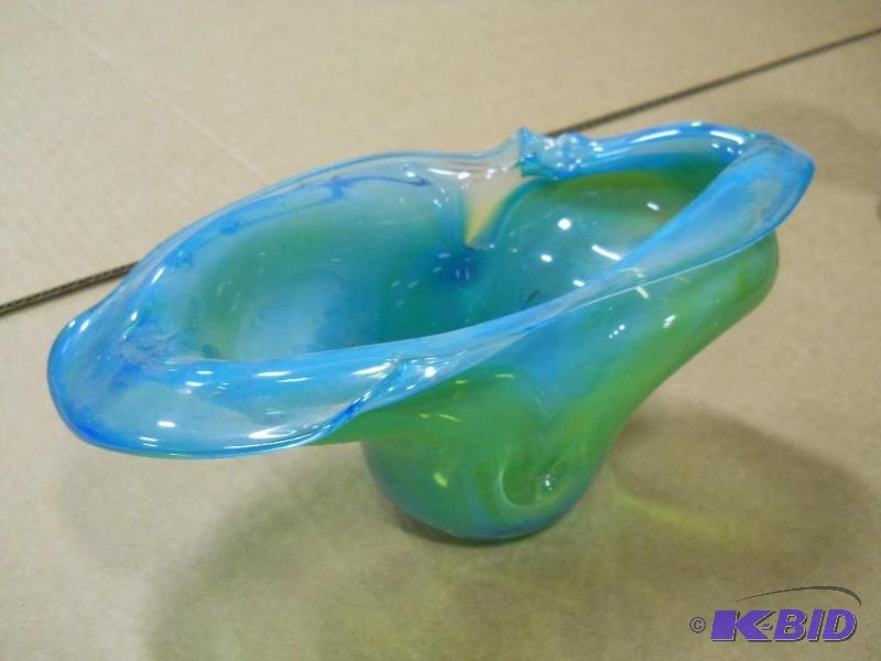 lot 47 image: Handmade Glass Vase