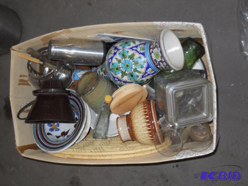 lot 68 image: Box Full of Kitchen Equipment