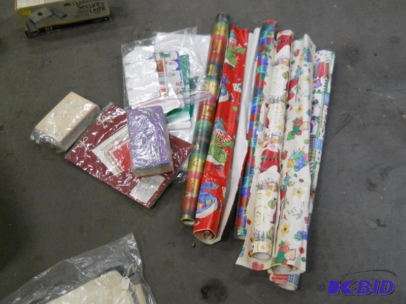lot 69 image: Vintage Christmas Wrapping Paper