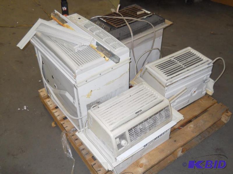 lot 92 image: Large Digital Air Conditioner