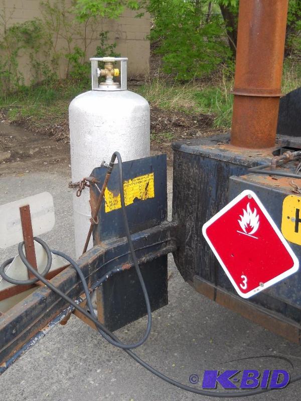 Stepp Propane Fired Tar Kettle. Two 100 Gallon Propane Tanks. Full. NO RESERVE! Construction