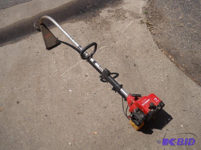 lot 13 image: Homelite ST-145 Weed Whip