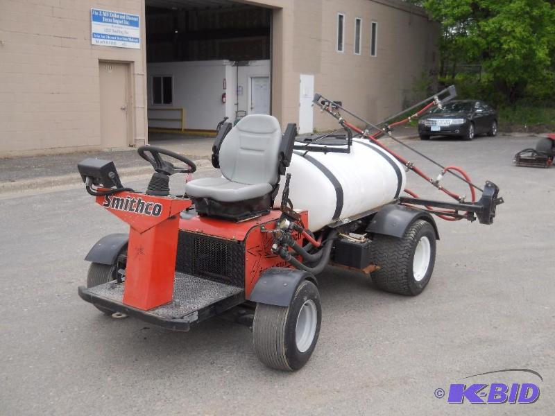 lot 3 image: Smithco Star Sprayer. Starts and Runs. Includes Controls. 19.