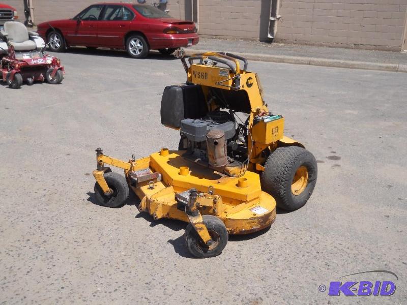 lot 8 image: Wright Stander 52 Commercial Lawn Mower. Runs and Cuts. No Reserve.