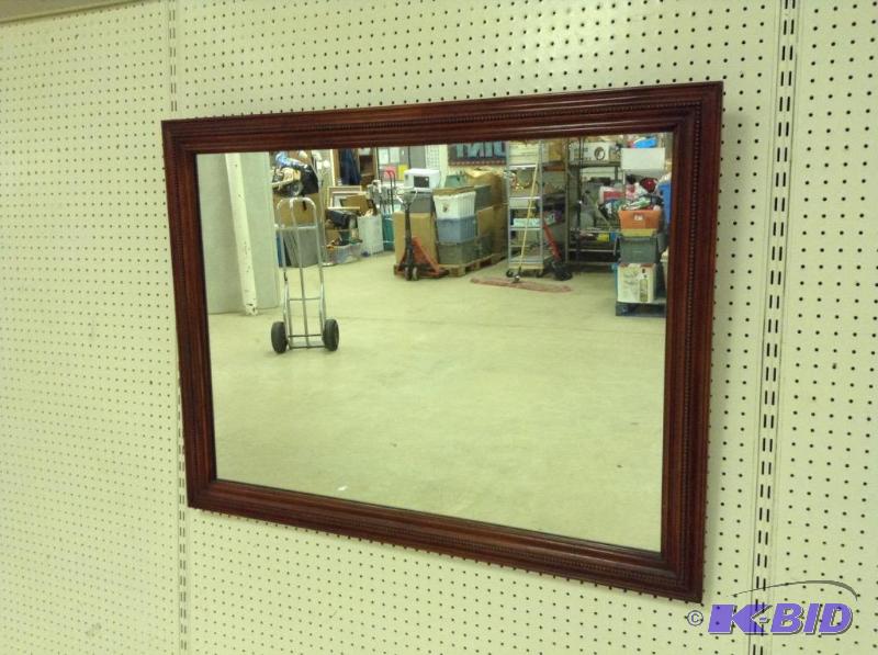 lot 28 image: Vintage Framed Wall Mirror