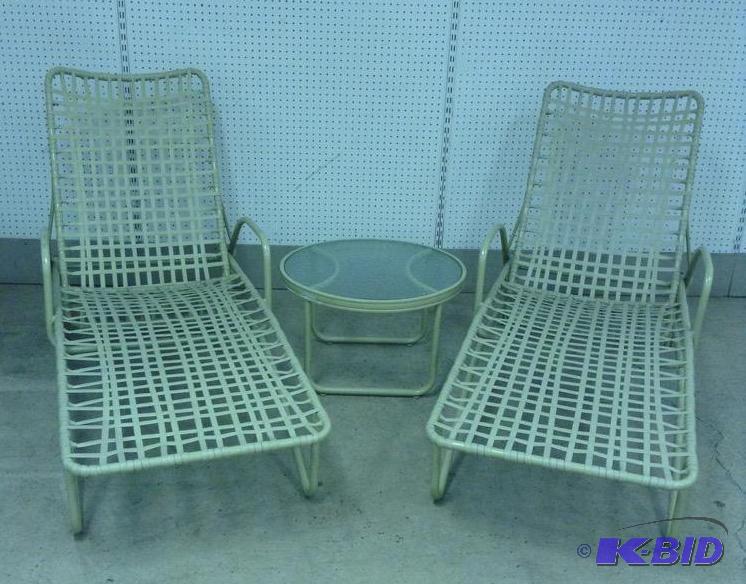 lot 5 image: Patio Lounging Set