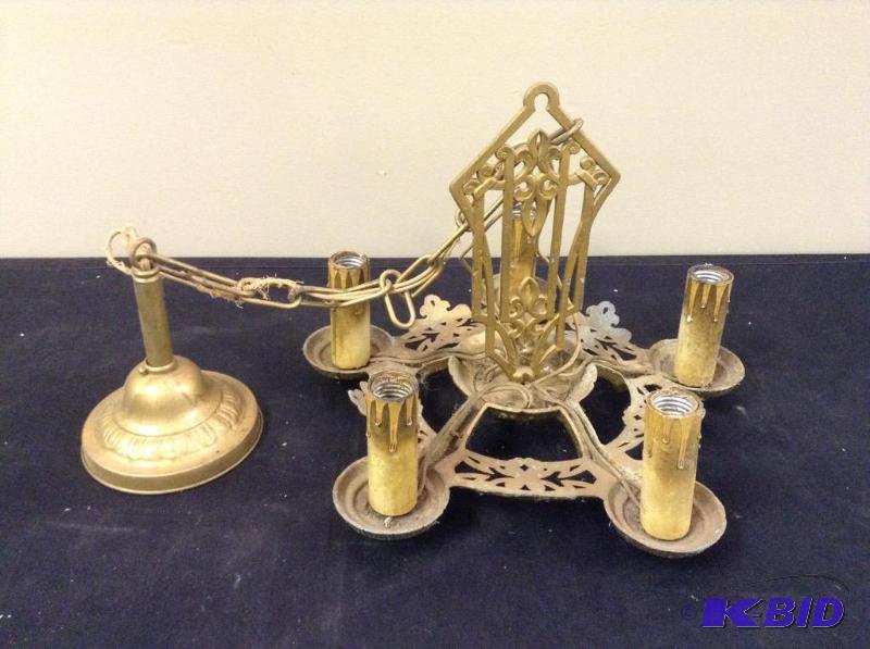 lot 52 image: Vintage 5 Light Gold Tone Chandelier