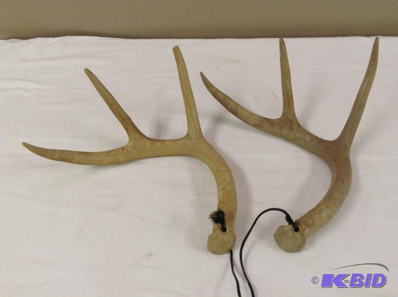 lot 66 image: Deer Hunter Rattling Antlers