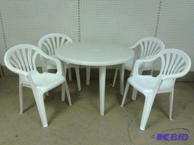 lot 7 image: White Plastic Patio or Deck Table and Chairs