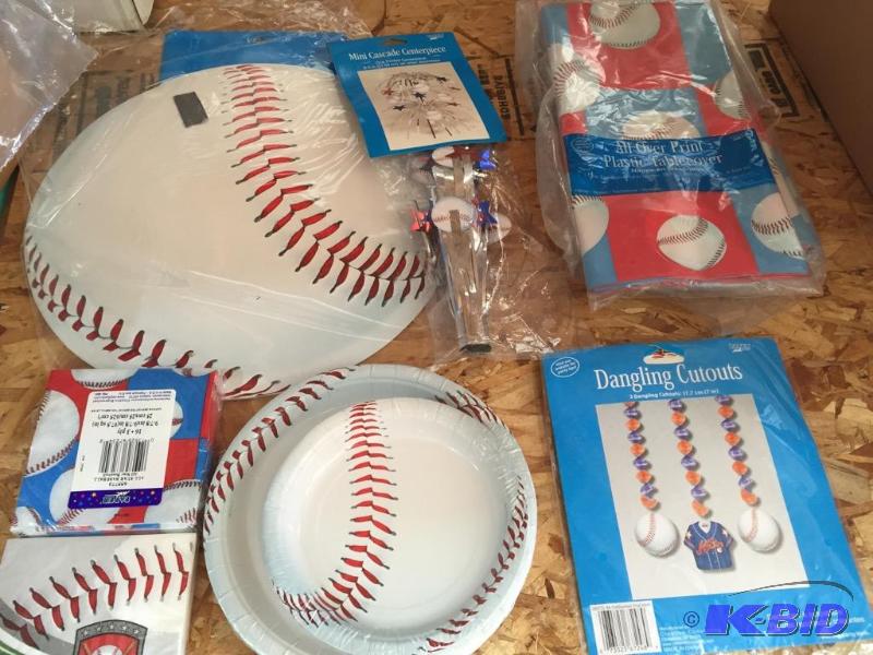 lot 112 image: Baseball Party Pack