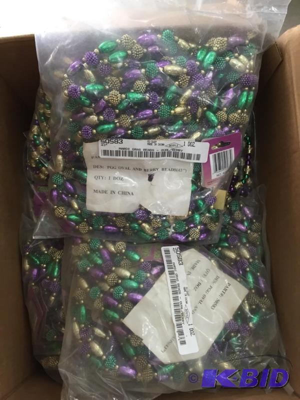 lot 126 image: Mardi-Gras Beads