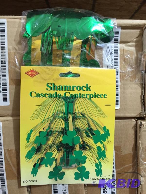 lot 154 image: Shamrock Centerpiece