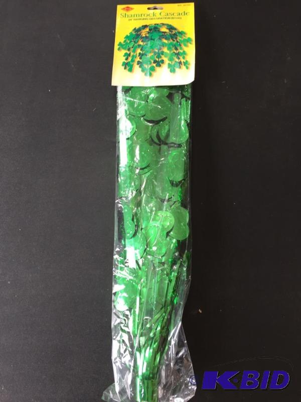 lot 156 image: Shamrock Decoration