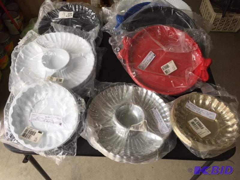 lot 268 image: Serving Trays in Assorted Colors and Sizes