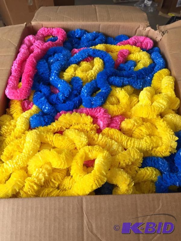 lot 279 image: Leis Assorted Colors