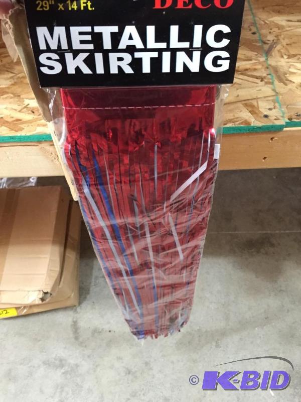 lot 323 image: Table Skirting