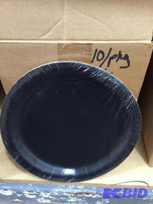 lot 71 image: 8-34 Black Velvet Dinner Plates