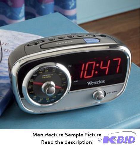 lot 46 image: Westclox&nbspAMFM Clock Radio with Smartpho...