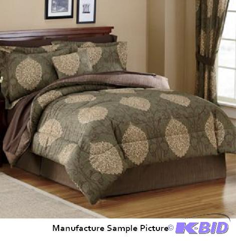 lot 75 image: Surat Comforter - Queen - This comforter boos...