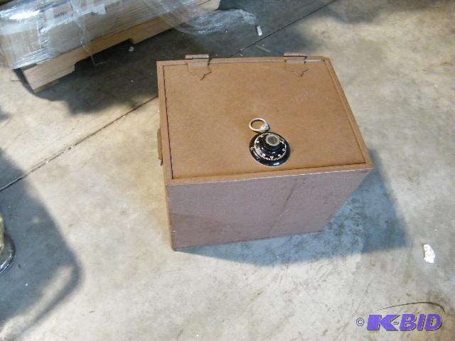 lot 82 image: Heavy Duty Hercules File Safe - Comes with fi...