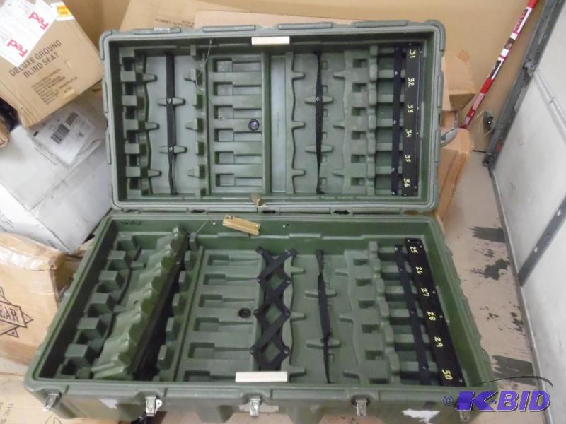 lot G8 image: Hardigg Vintage Wheeled Medical Chest, U.S. Military surplus