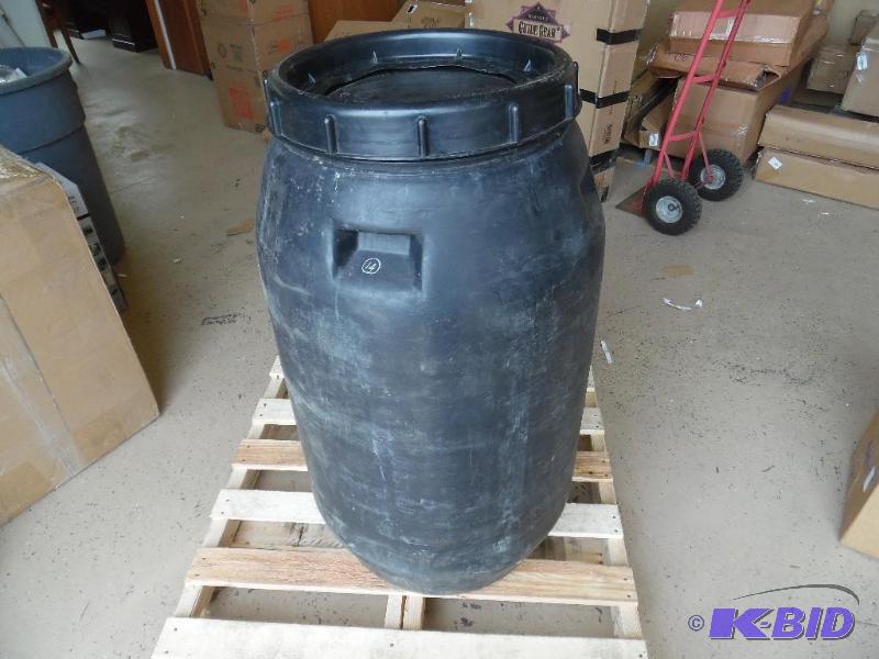 lot J39 image: Used Heavy-duty Waterproof 58-gal. Barrel