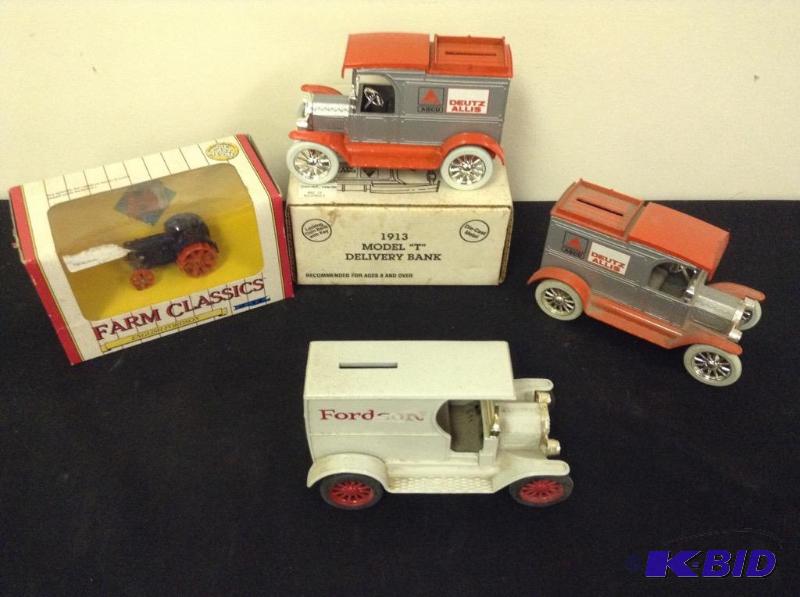 lot 25 image: Ertl Die Cast Coin Bank Lot