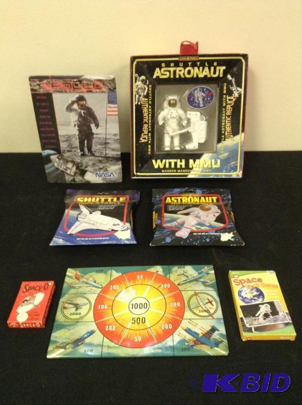 lot 32 image: More Fun in Space Toys