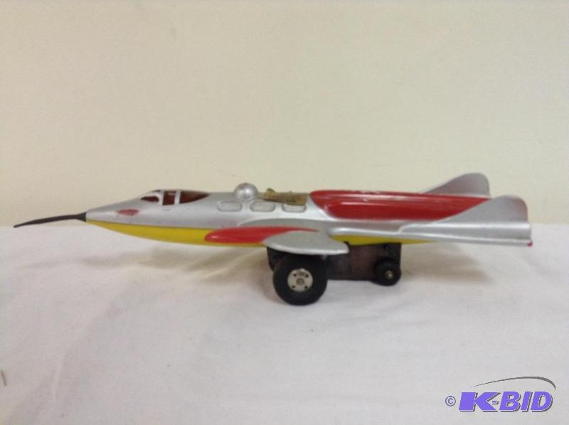 lot 46 image: Momentum Action Space Shuttle