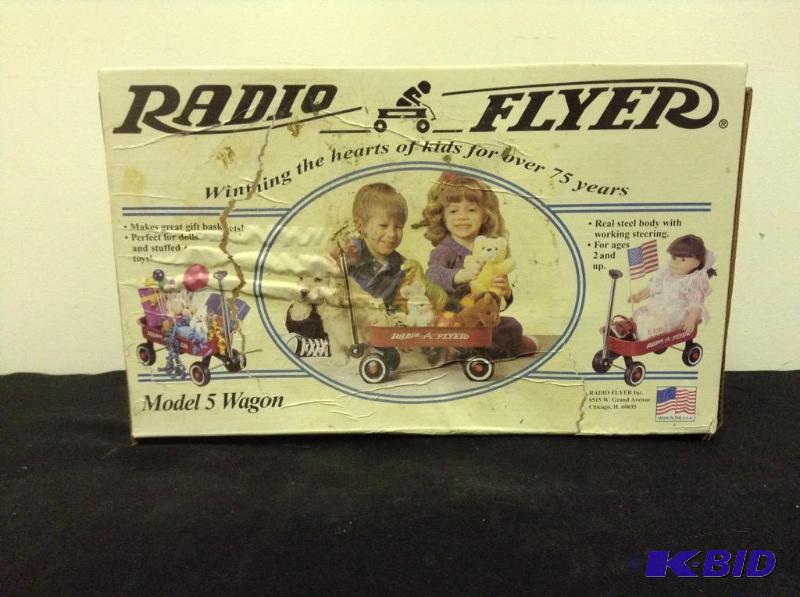 lot 70 image: Boxed Radio Flyer Model 5 Wagon