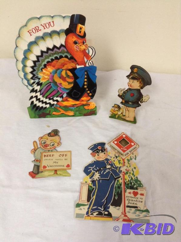lot 82 image: Lot of Vintage Valentines Day Cards and a Fuzzy Turkey Card
