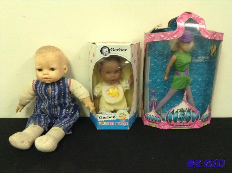lot 91 image: Lot of Dolls - I Dream of Jeanie & Gerber