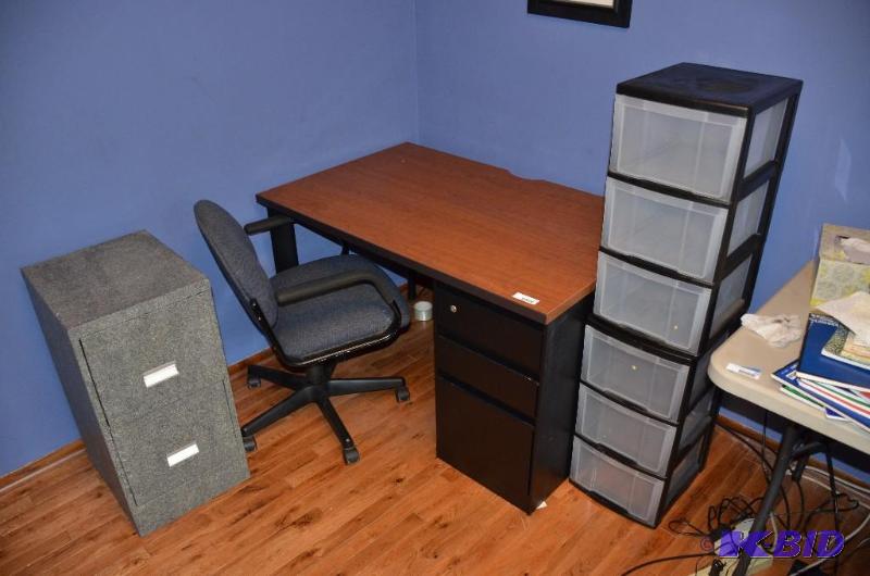 Desk with steel case drawers 48&quotx30&quot...