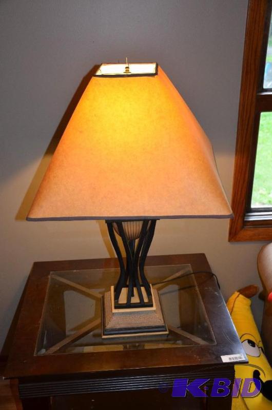 Beautiful gold lamp 32&quot tall...