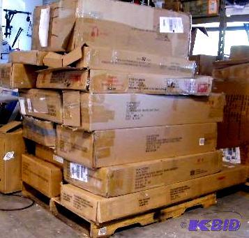 lot 12 image: Salvage Pallet LOT 12 - Mixed pallet with ite...