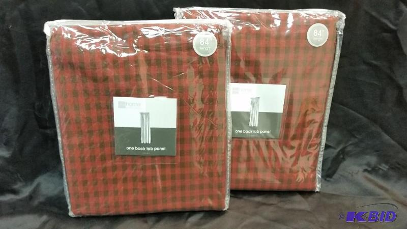 lot 19 image: Home Collection Black and Red Linen Tab Panel