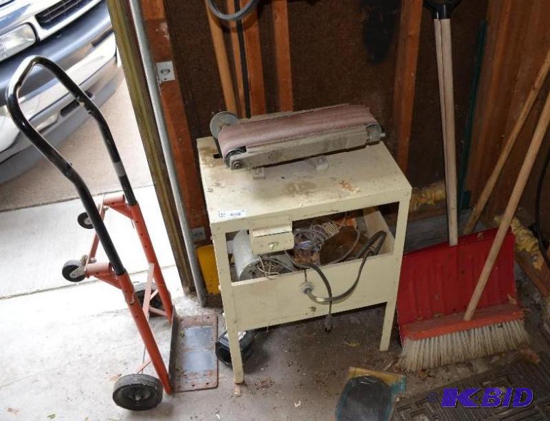 lot 134 image: Belt sander and dolly...